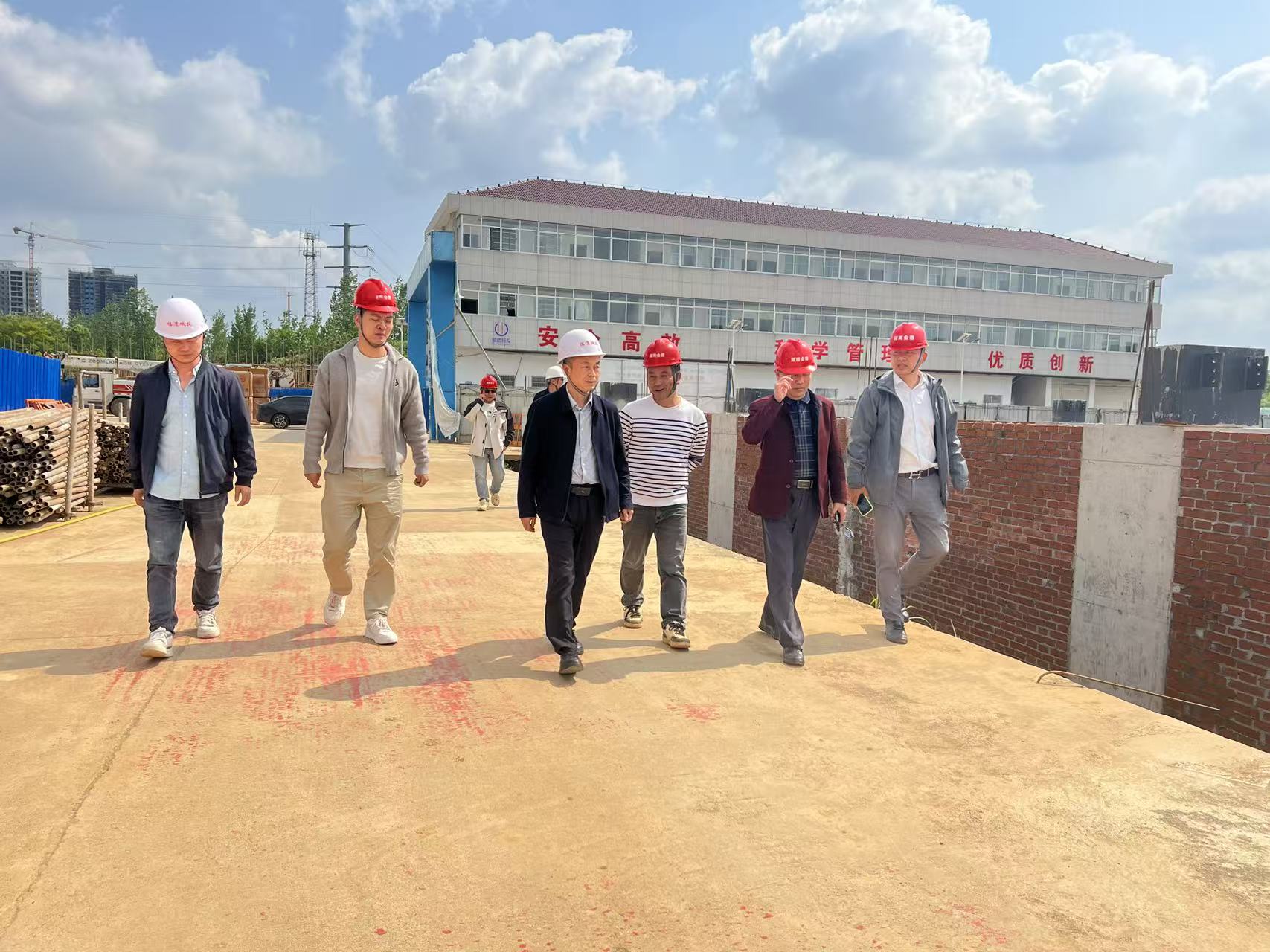 【公司动态】县S36沙龙官网公司开展“五一”节前安全生产检查